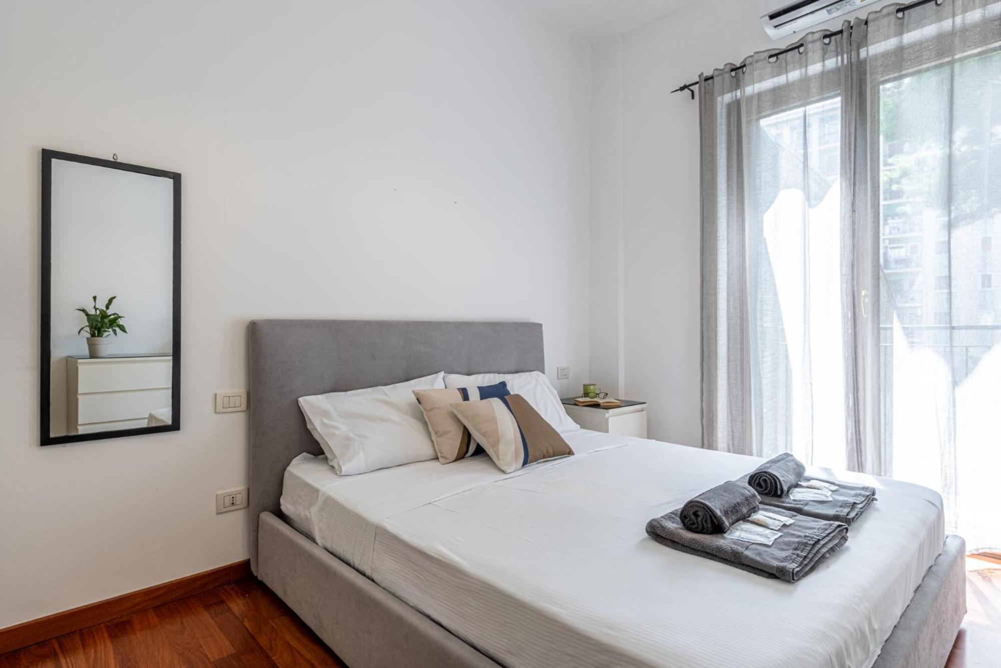 Deluxe & Elegant With Comfort And View Appartamento Milano